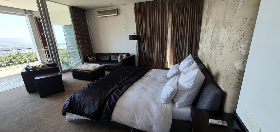 To Let 4 Bedroom Property for Rent in Higgovale Western Cape